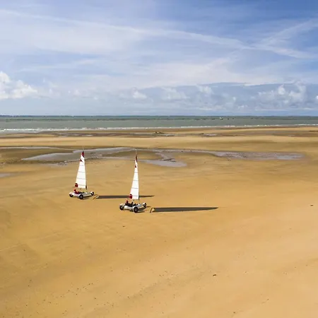 Holiday home Maison De Pays A 2 Pas De La Et Du Centre La Tranche-sur-Mer