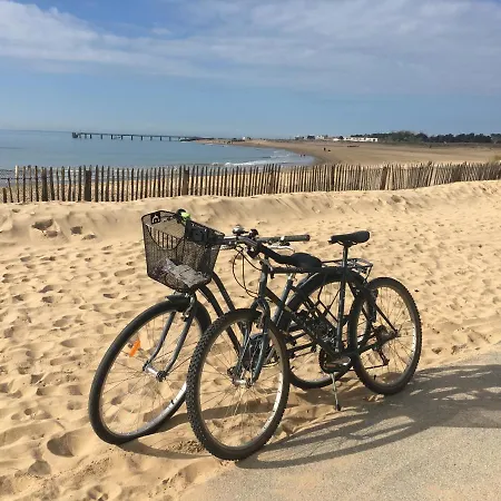 Maison De Pays à 2 Pas De La Et Du Centre Hébergement de vacances *