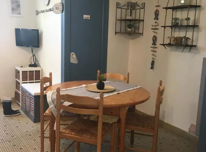 Maison De Pays A 2 Pas De La Et Du Centre Holiday home